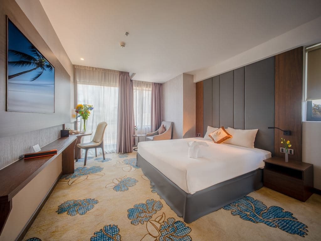 rooms-premier-deluxe-city-view-with-balcony-child-without-extra-bed