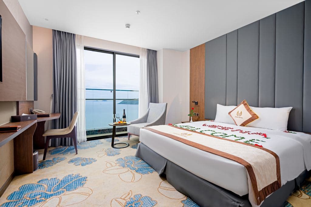 rooms-premier-ocean-view-with-balcony