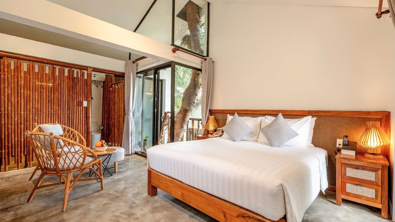 rooms-tropical-room