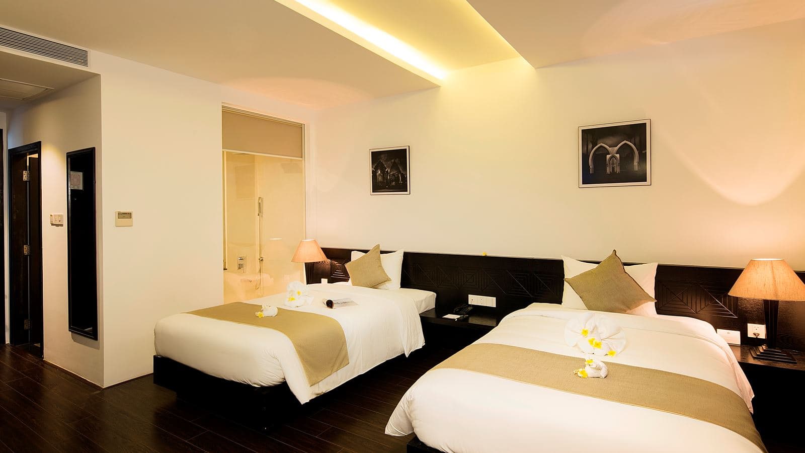 rooms-premier-pool--river-view
