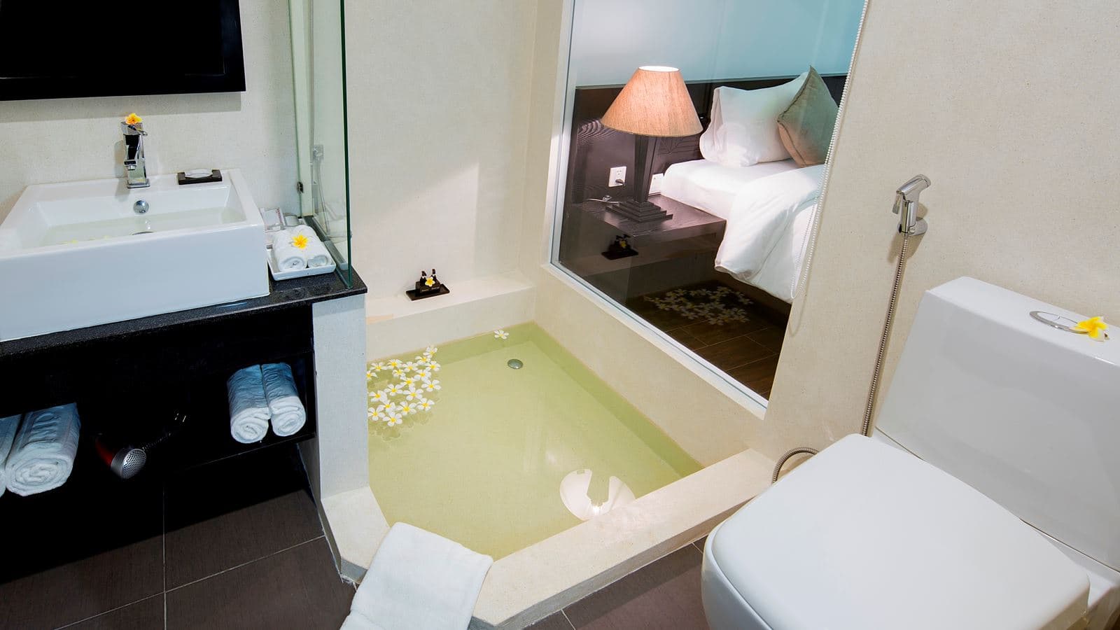 rooms-premier-pool--river-view