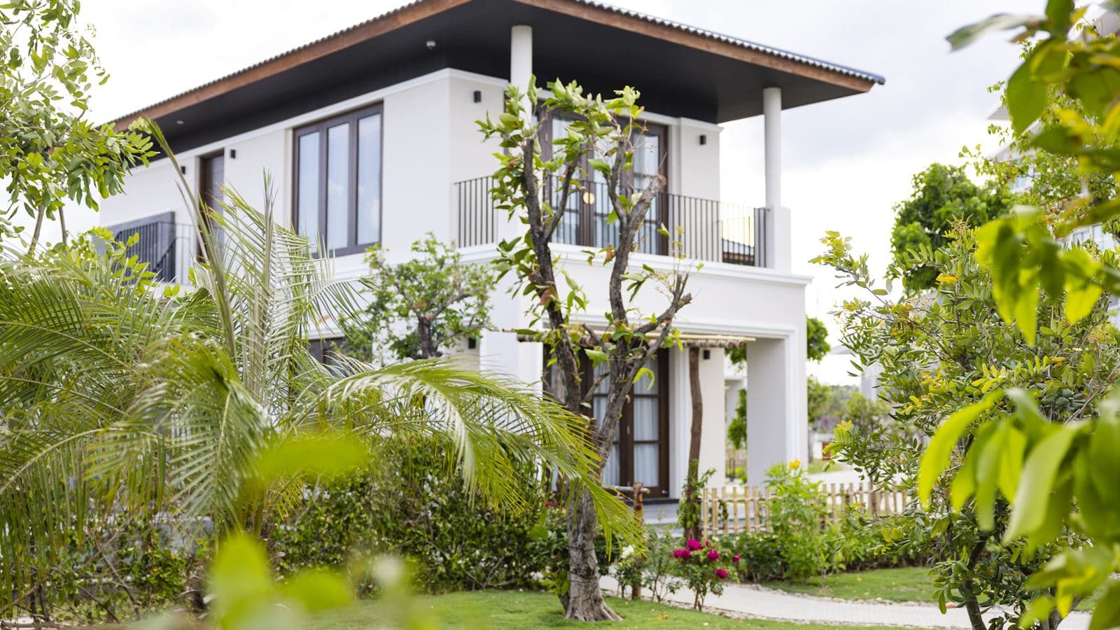 rooms-family-duplex-villa-with-balcony