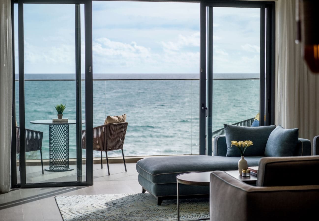 rooms-1-bedroom-suite-grand-oceanfront-view