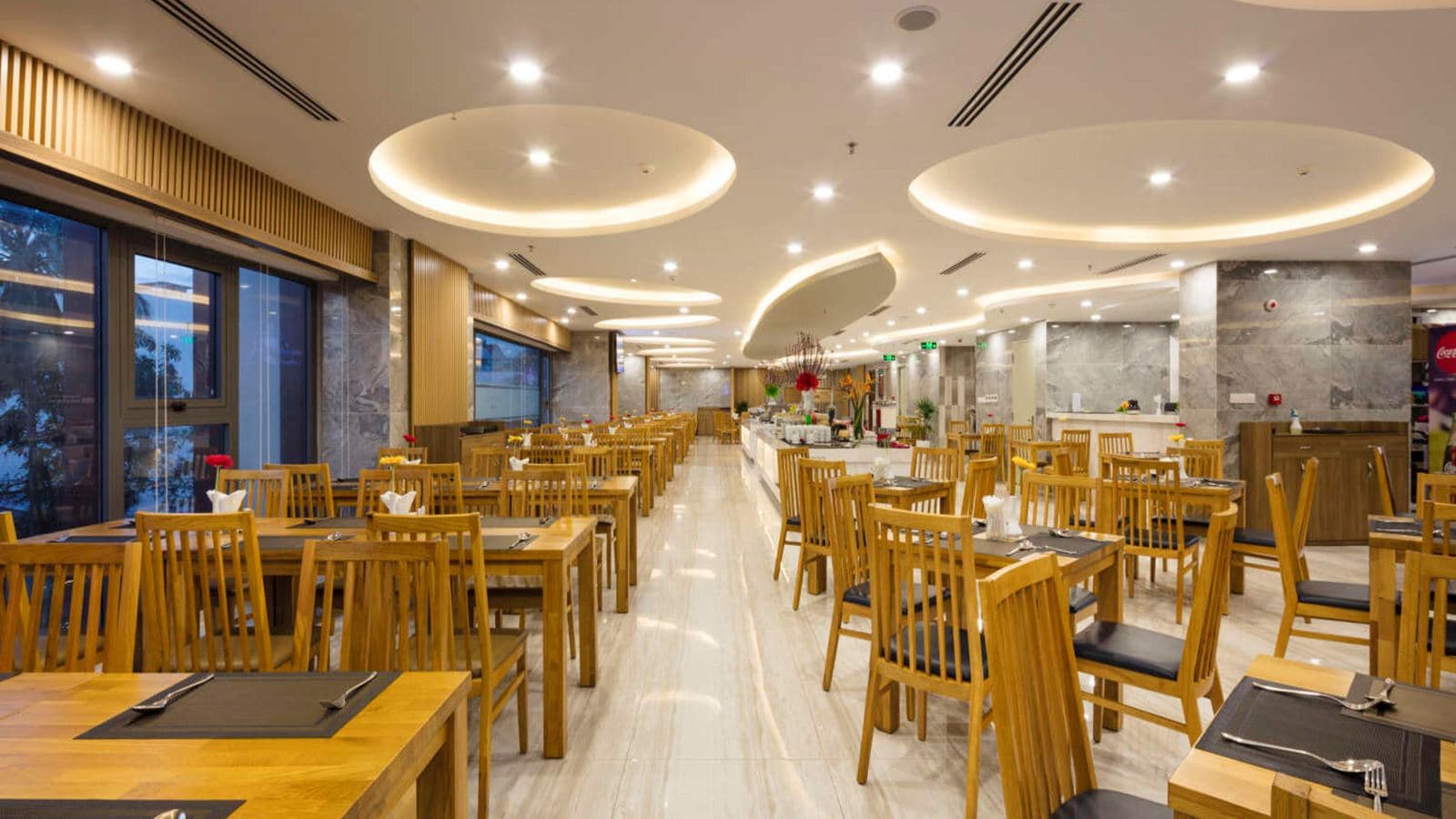 restaurants-huong-cang-restaurant