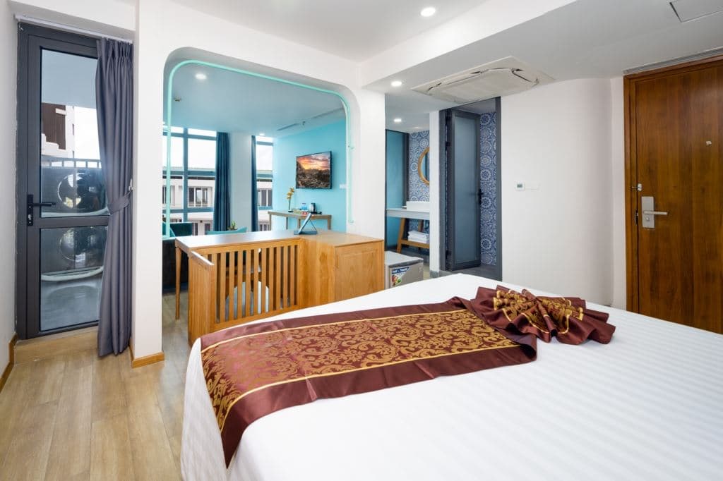 rooms-senior-deluxe-partial-seaview-child-without-extra-bed