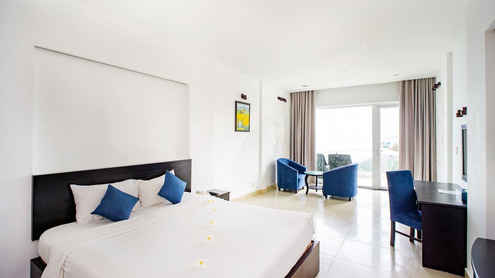 rooms-deluxe-garden-view-with-balcony