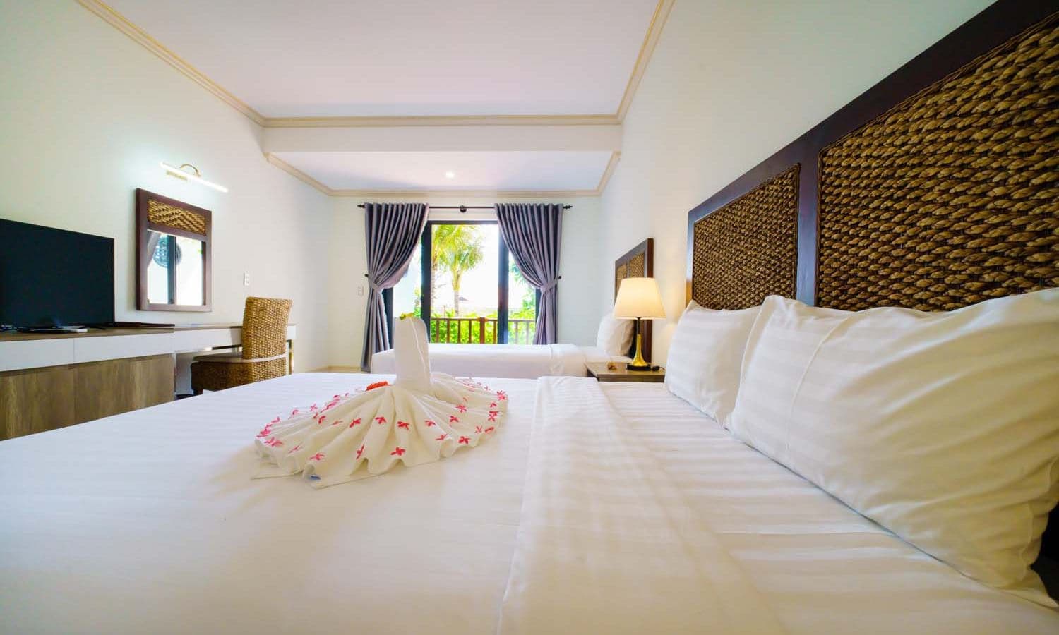 rooms-lotus-premium-triple-with-garden-view