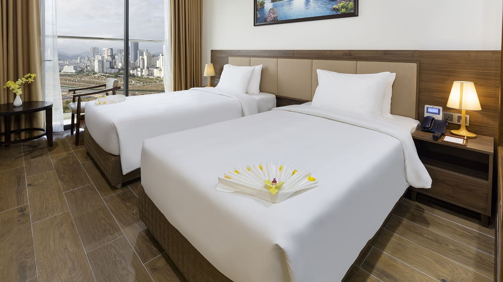 rooms-senior-deluxe-with-balcony