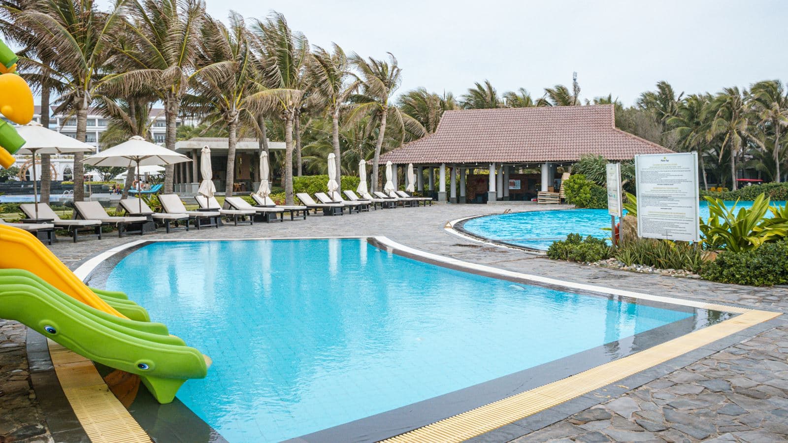 pools-outdoor-childrens-pool