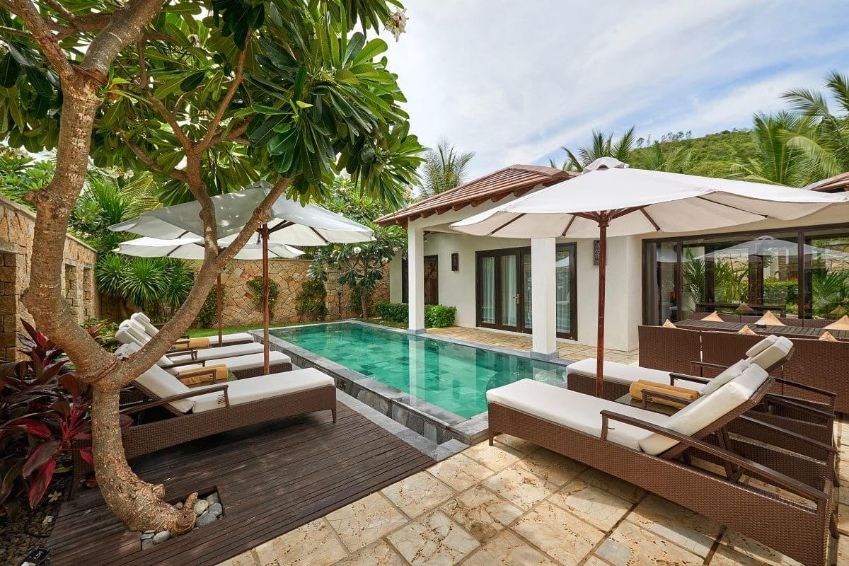 rooms-pool-villa-3-bedroom-oceanview