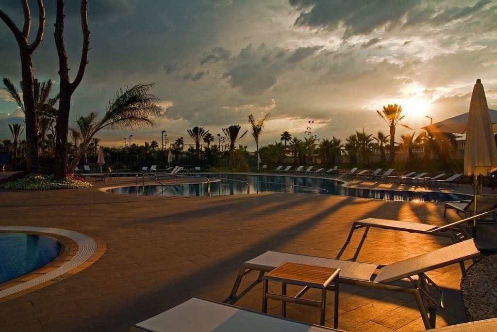 pools-outdoor-pool