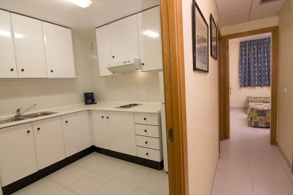 rooms-apartment-46-balcony-or-terrace