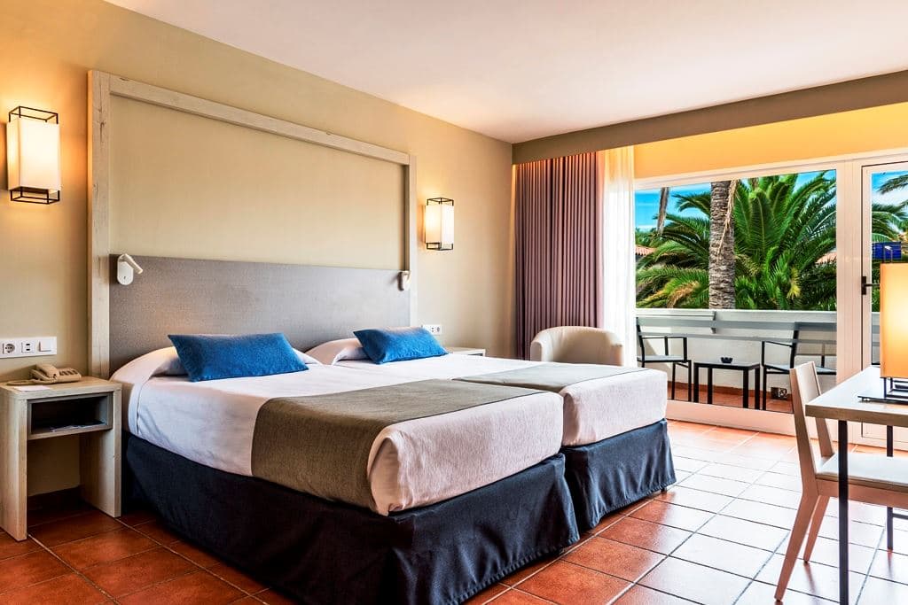rooms-club-room-balcony-or-terrace-club-single