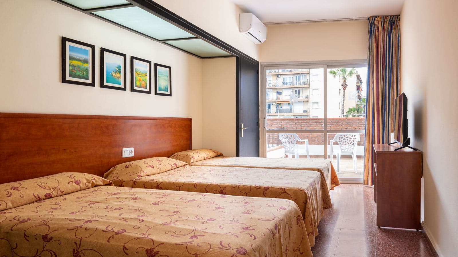 rooms-superior-double-room-balcony-or-terrace