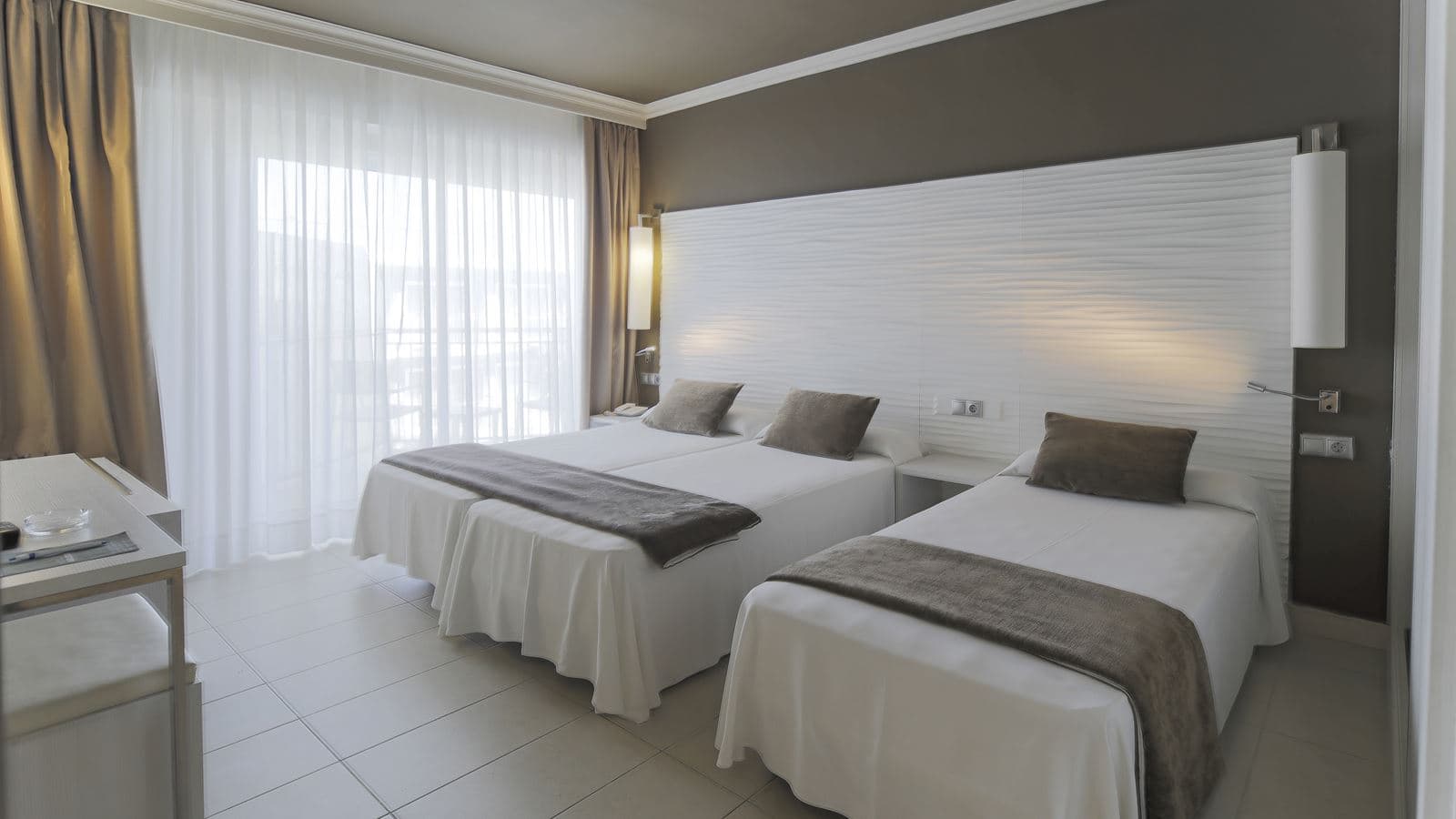 rooms-family-room