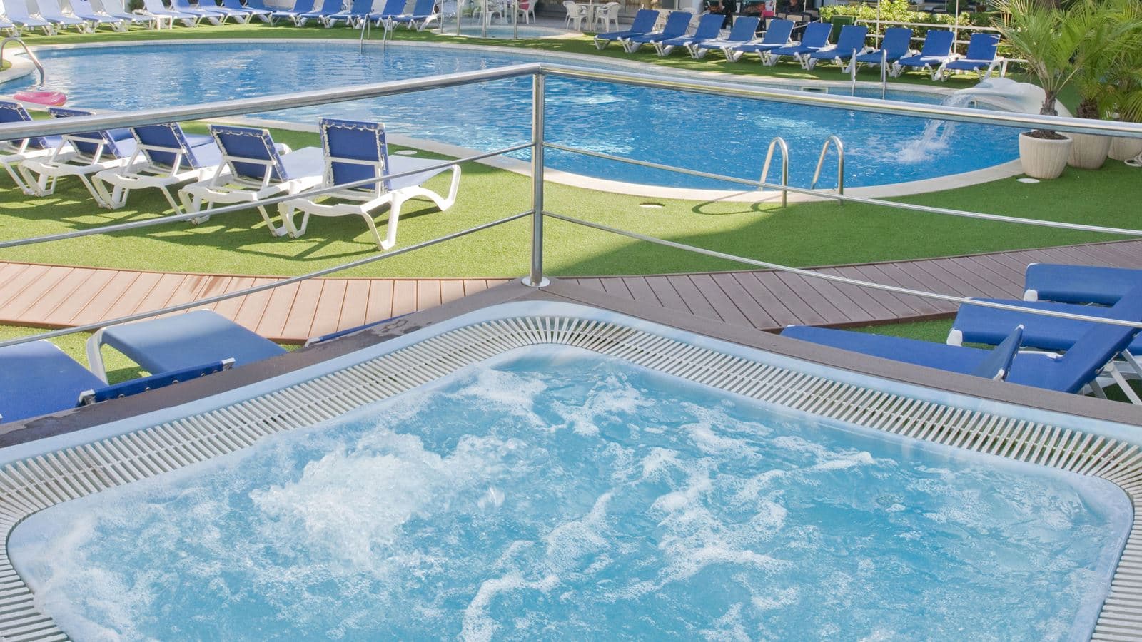 pools-outdoor-pool