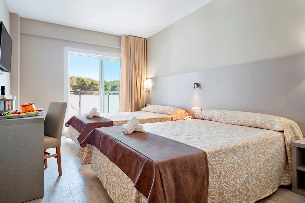 rooms-standard-room