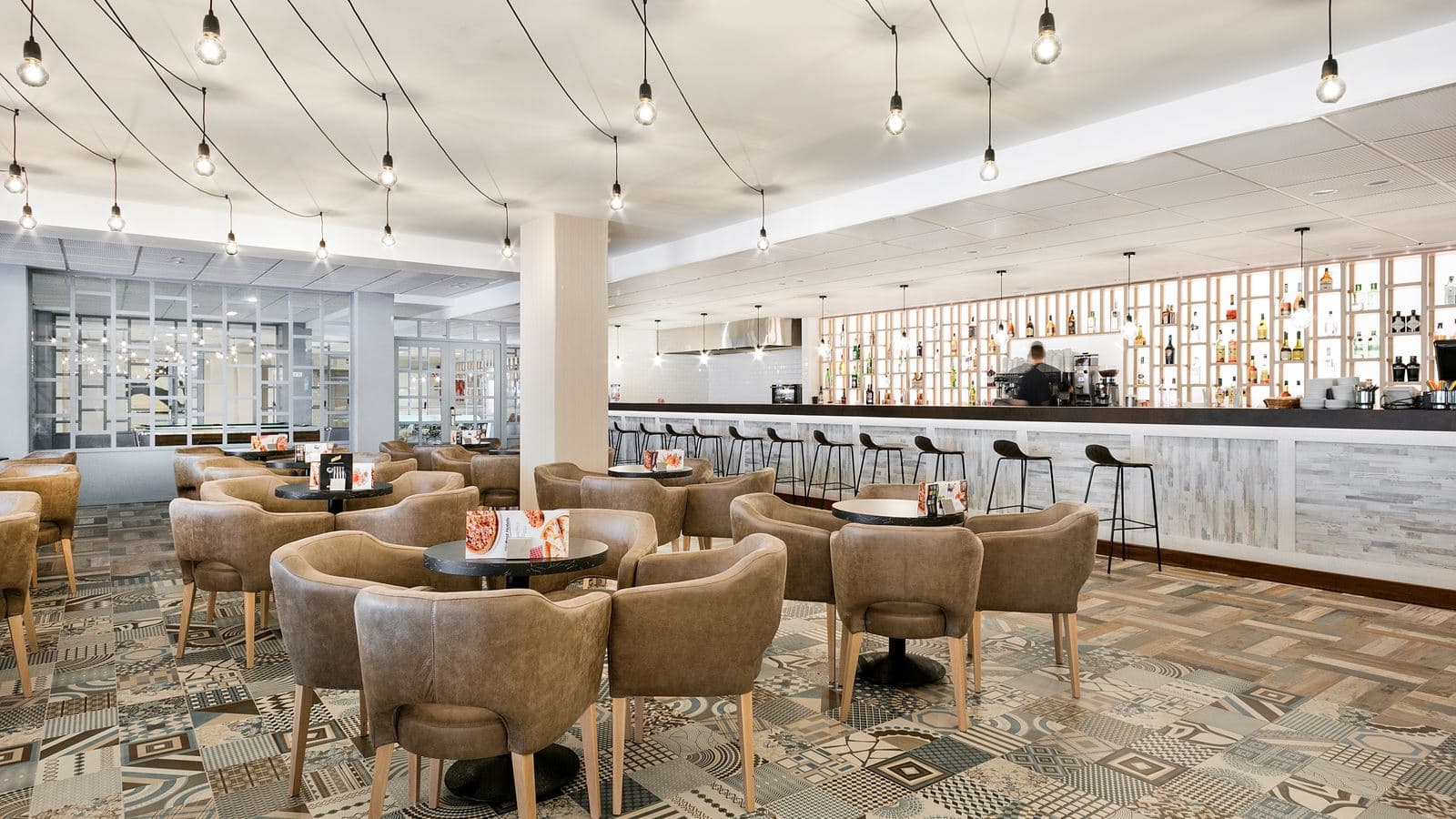 bars-main-bar