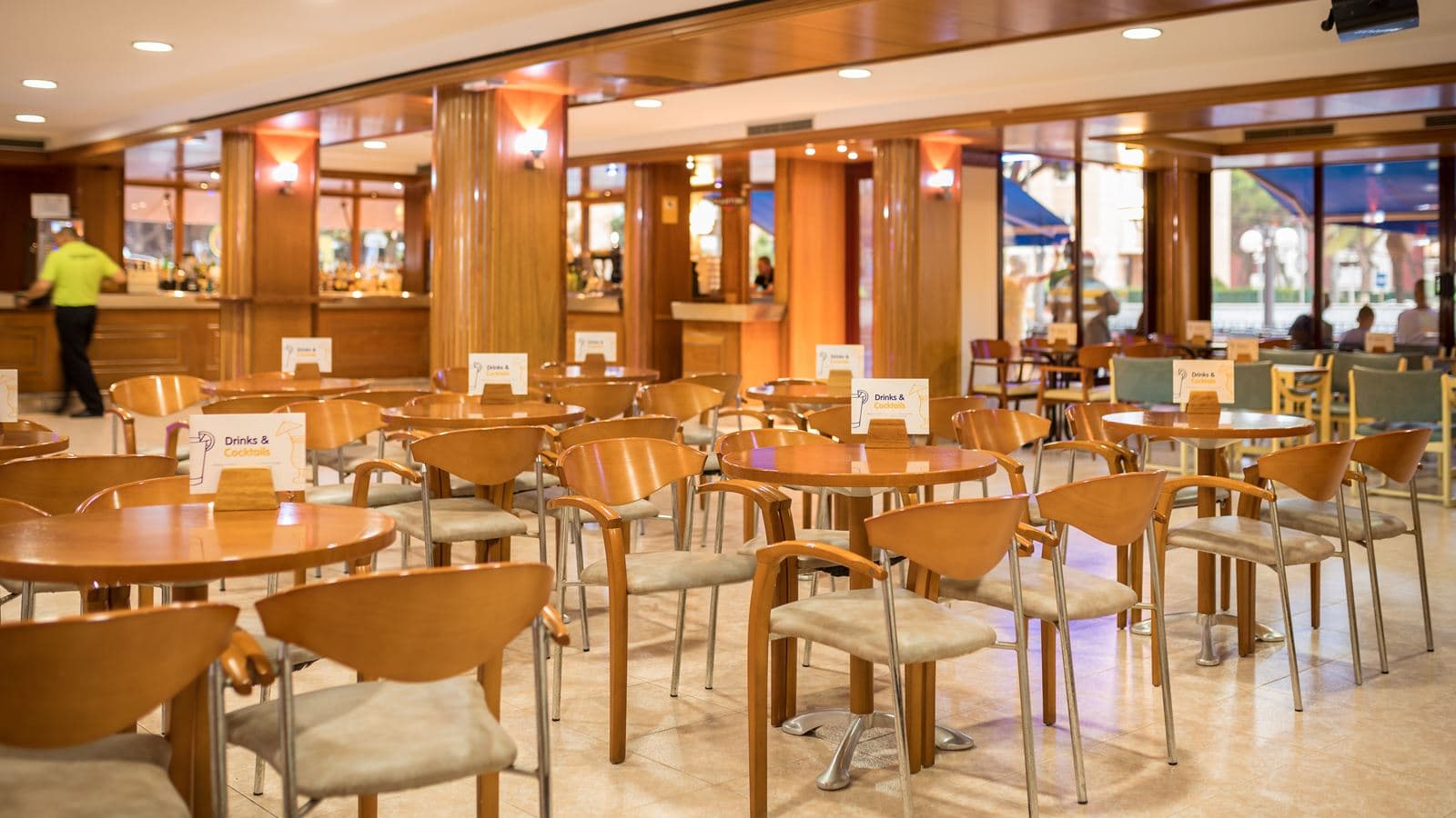 bars-main-bar