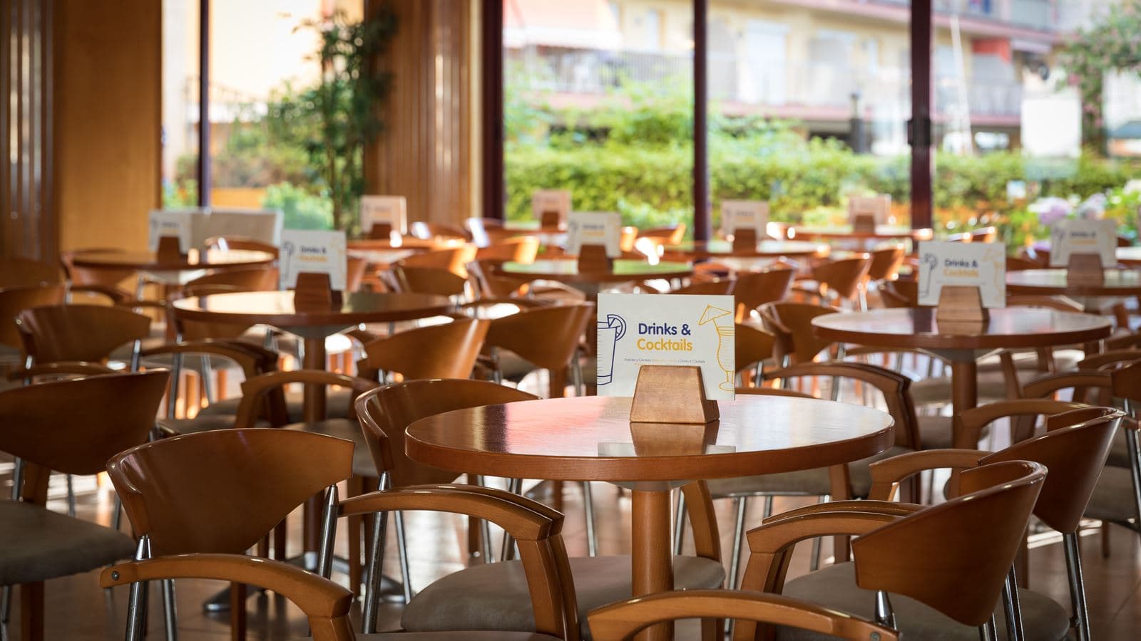 bars-main-bar