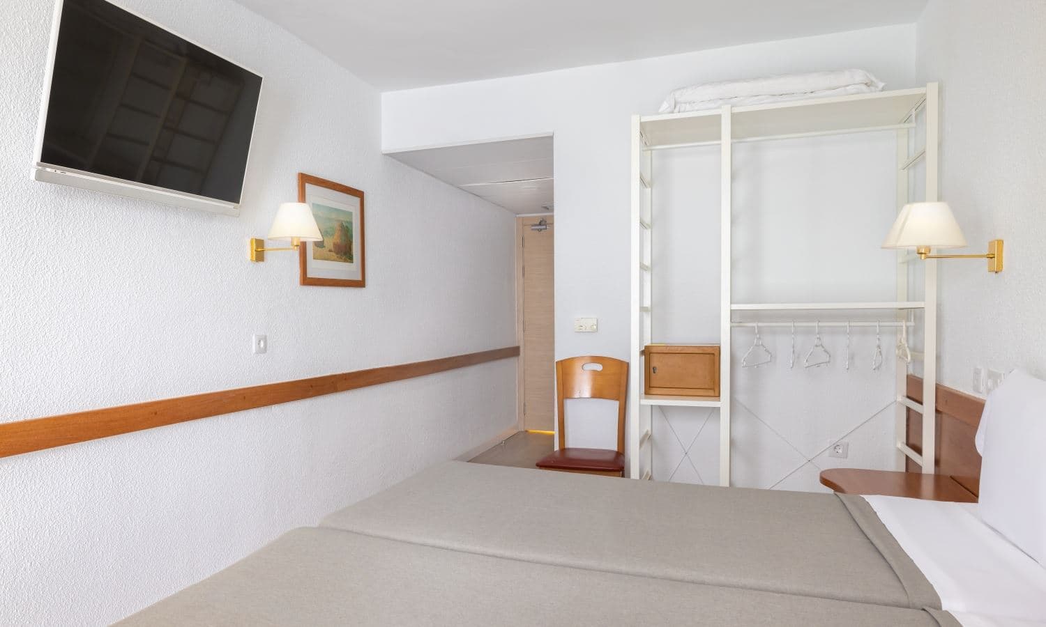rooms-twin-room