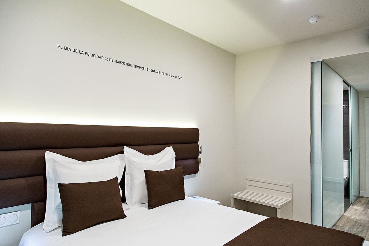 rooms-room-club