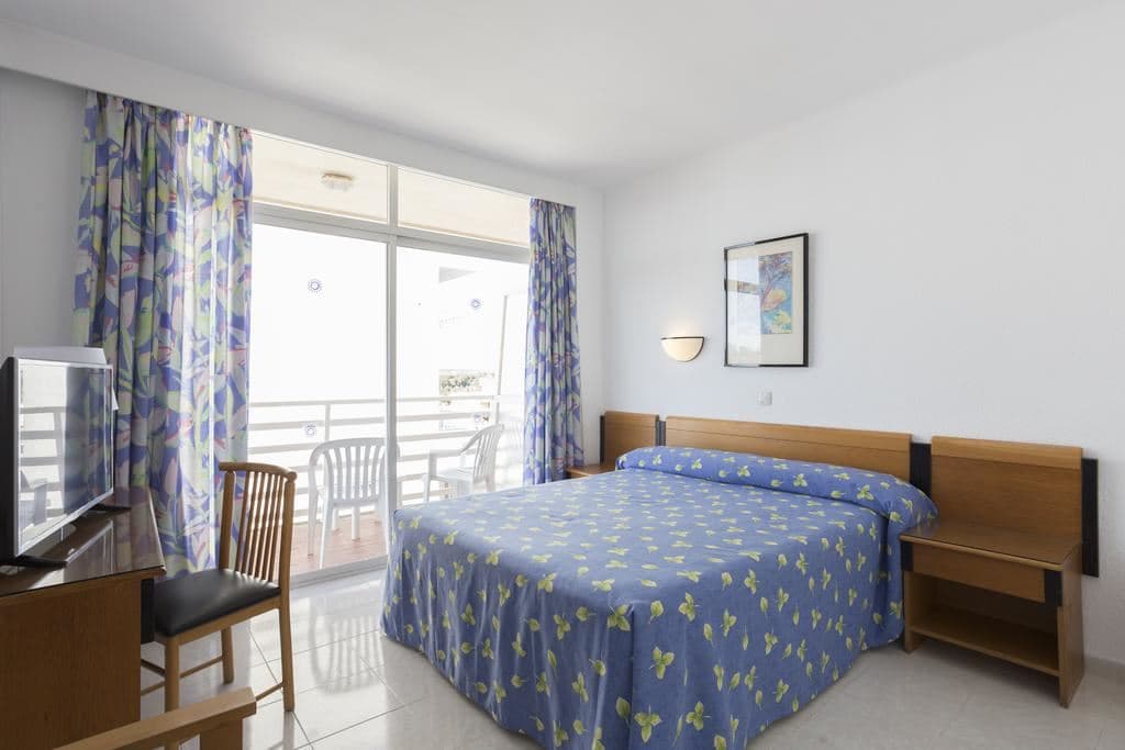 rooms-standard-room