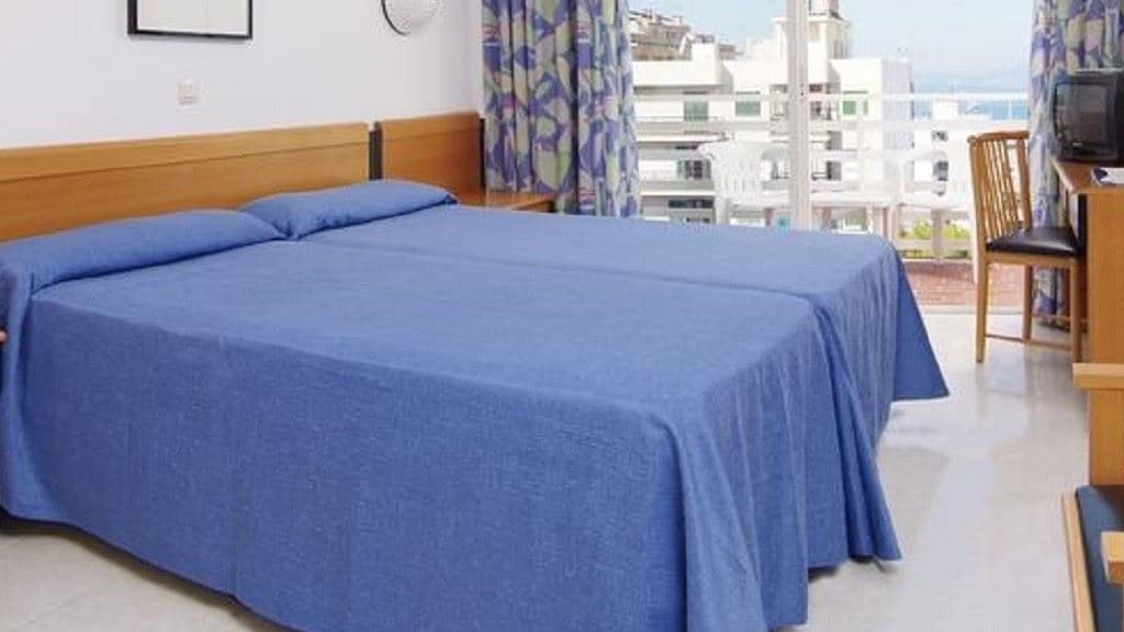 rooms-standard-room