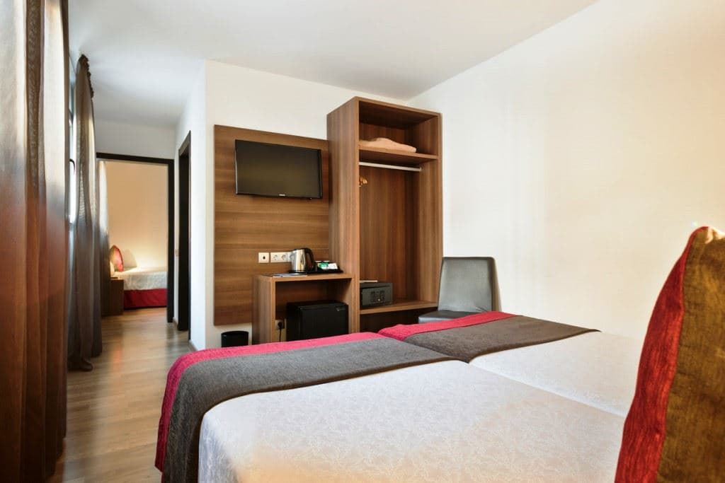 rooms-triple-room