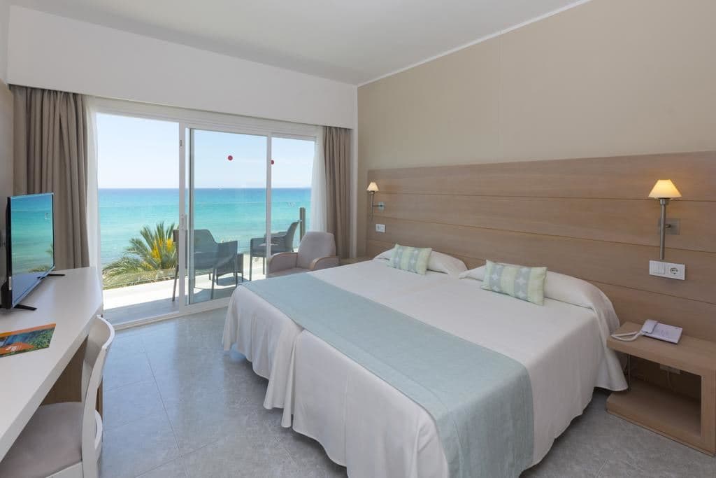 rooms-twin-room