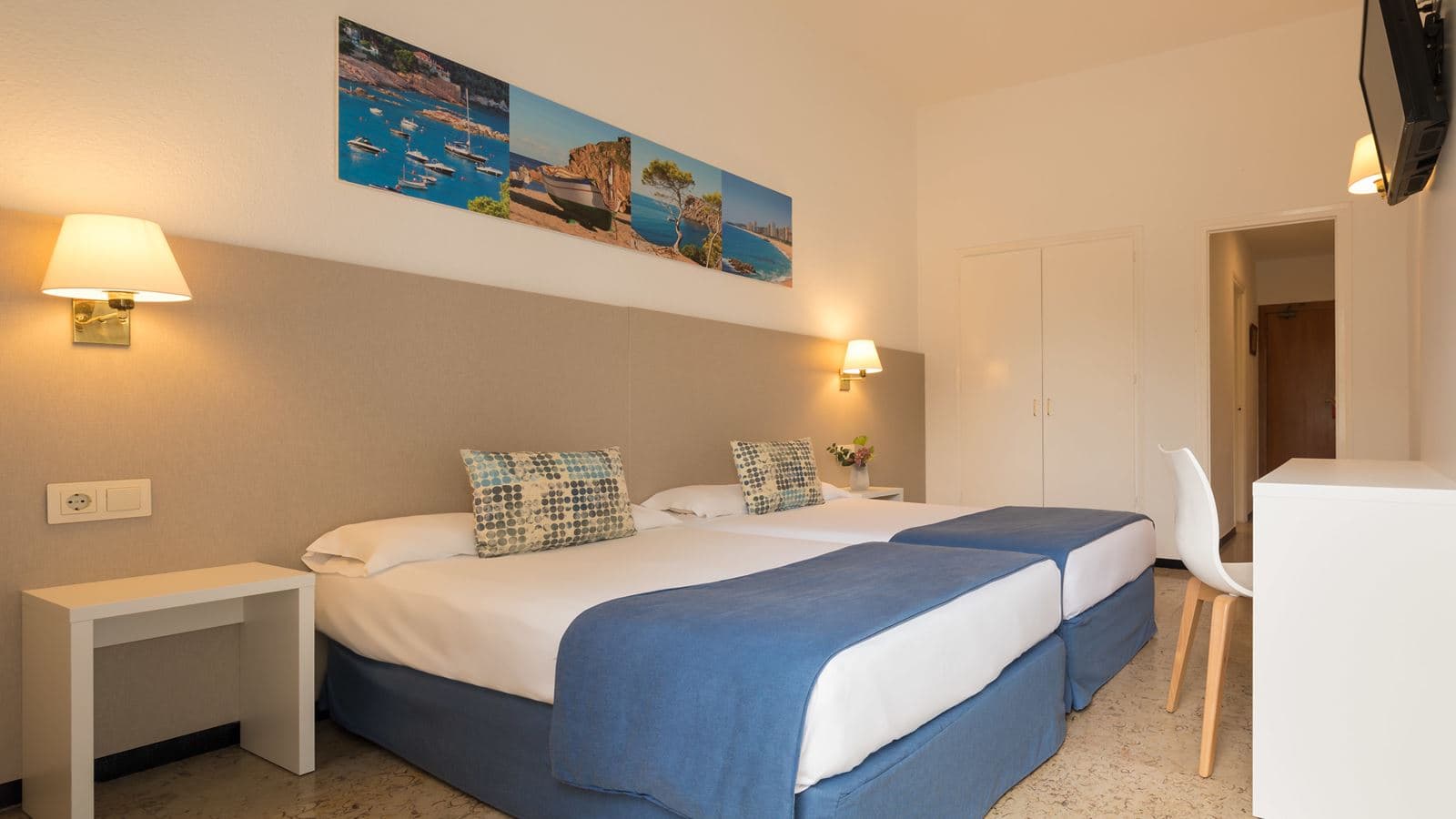 rooms-single-wchild-standard-room-balcony-or-terrace