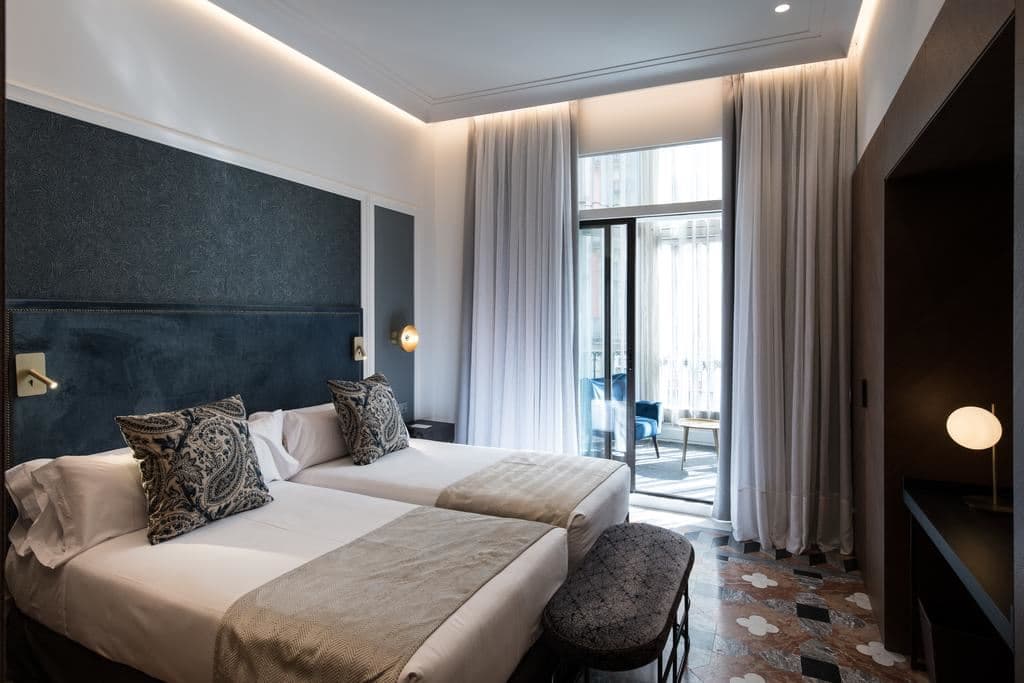 rooms-standard-room