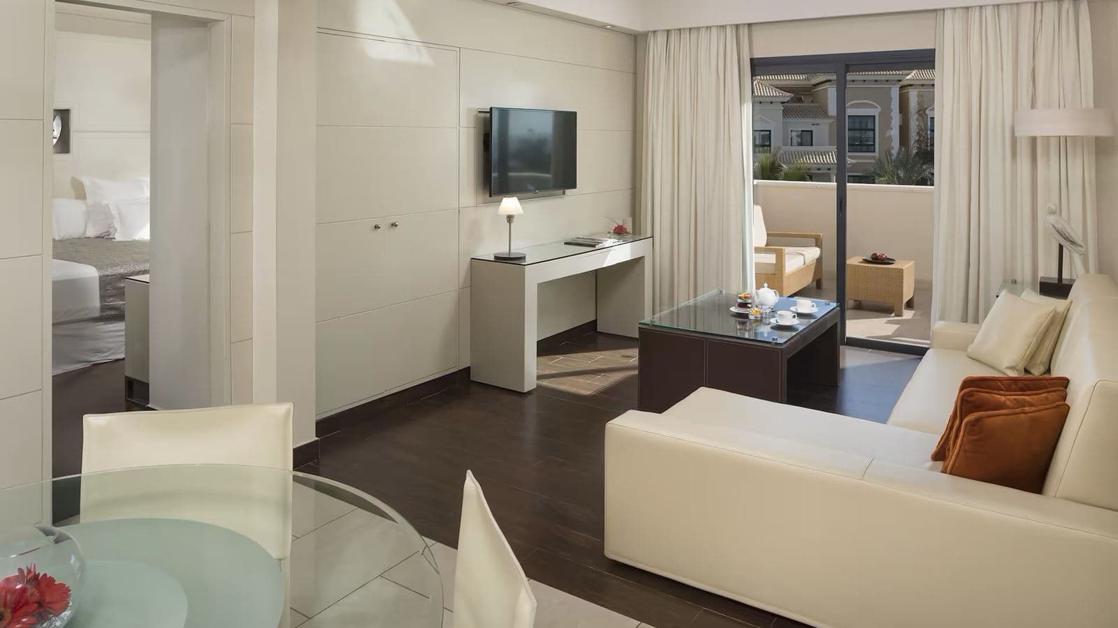 rooms-red-level--one-bedroom-suite