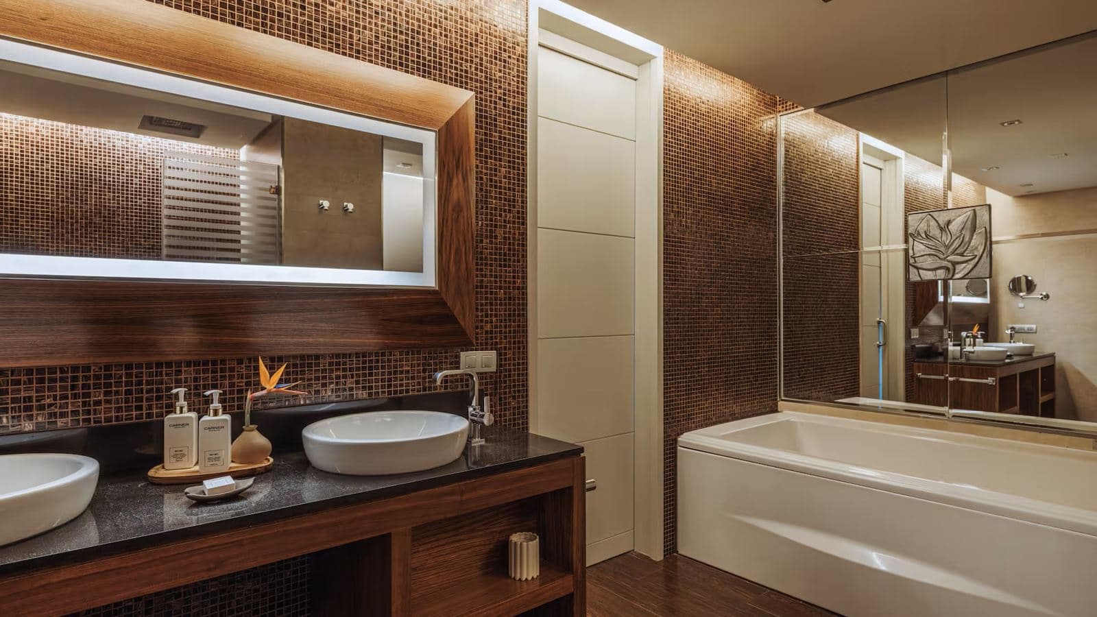 rooms-red-level--two-bedroom-master-suite
