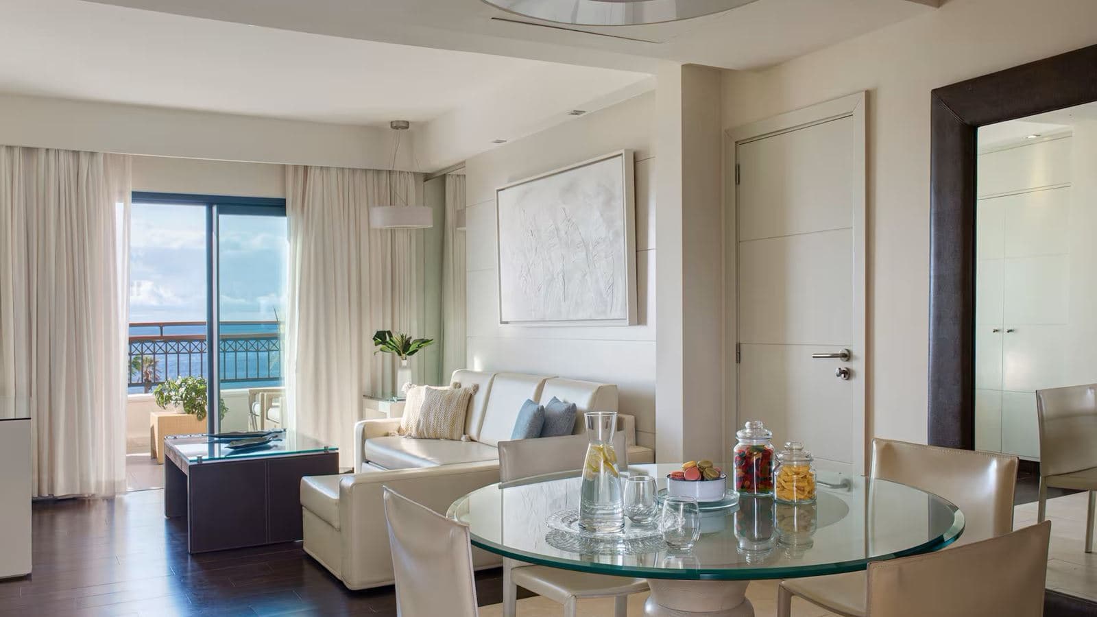 rooms-red-level--two-bedroom-master-suite