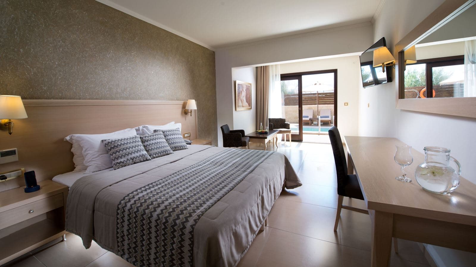rooms-double-standard-room-private-pool