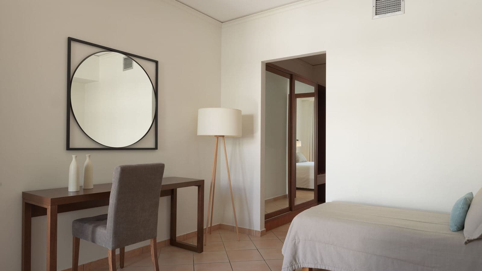 rooms-family-1-bedroom