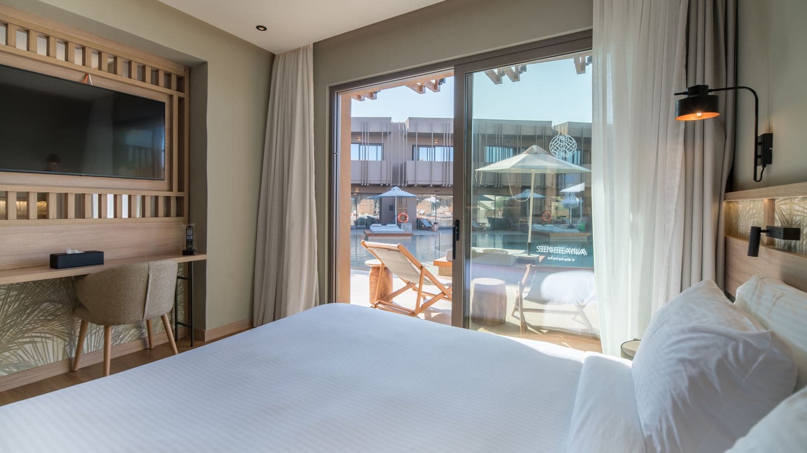 rooms-petite-suite-garden-view-pool-access