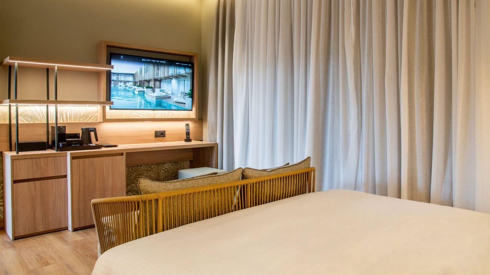 rooms-classic-double-room-side-sea-view