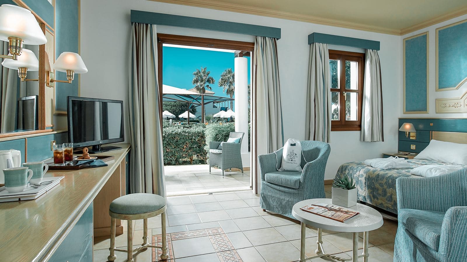rooms-double-bungalow-garden-view-customized-for-mobility-needs