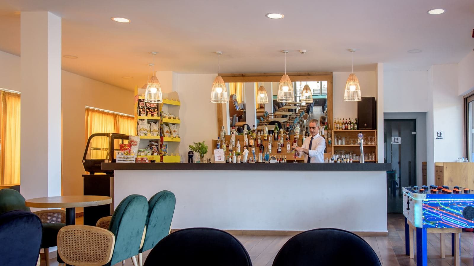 bars-zeus-bar