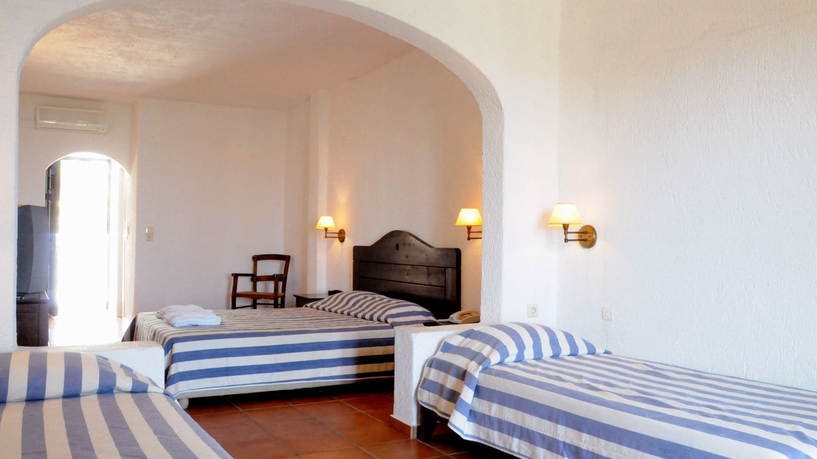 rooms-family-room