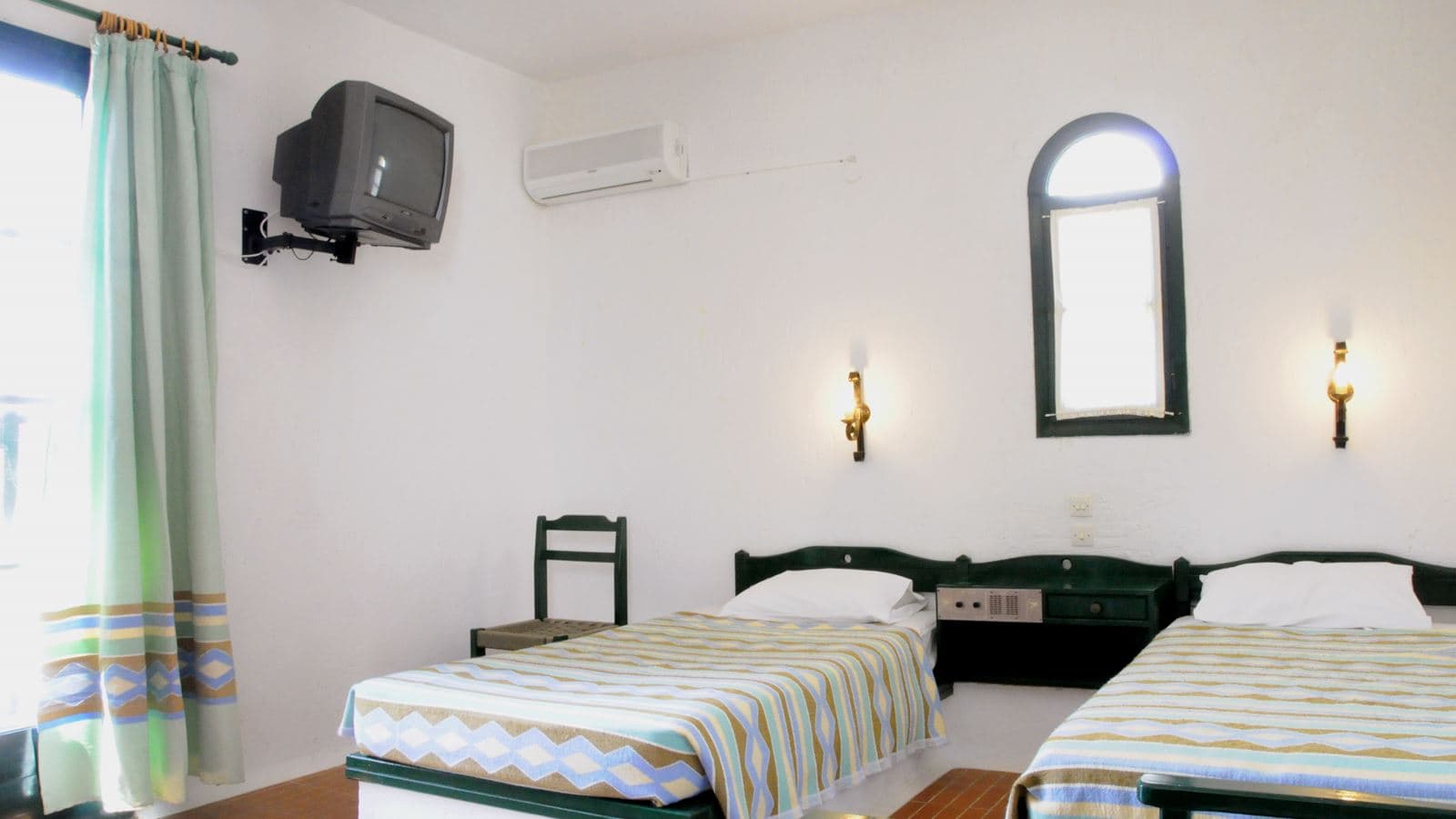 rooms-economy-room