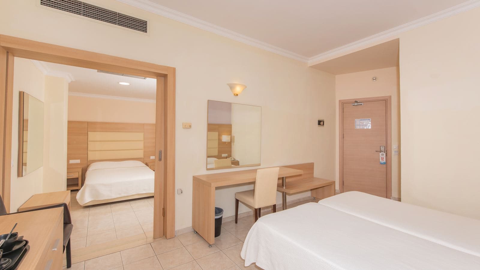 rooms-family-room