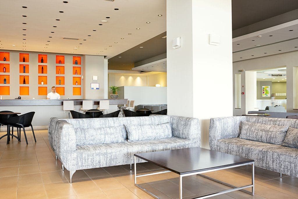 bars-main-bar