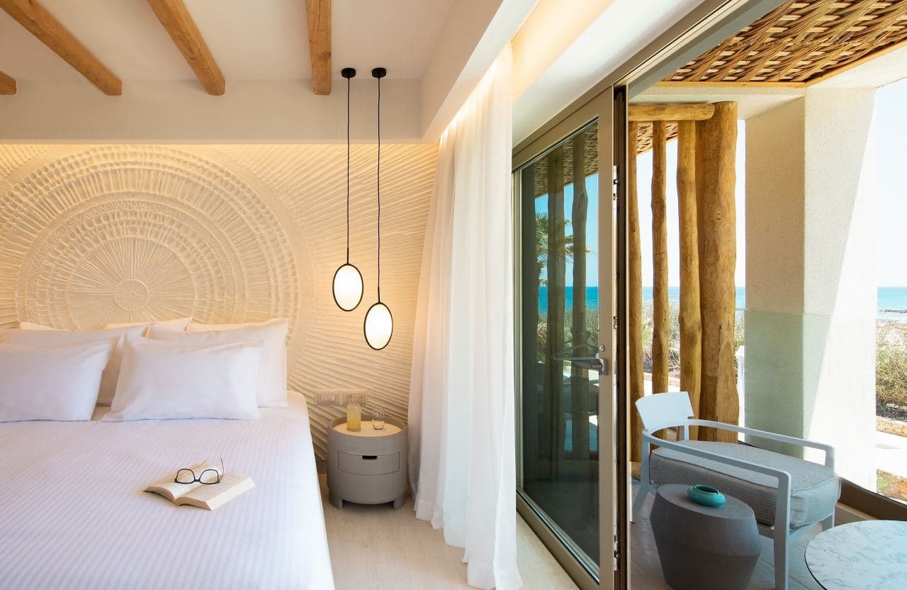 rooms-family-two-bedroom-suite-swim-up-sharing-pool