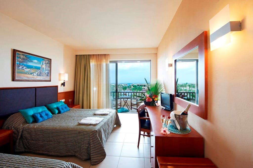 rooms-double-room-balcony-or-terrace