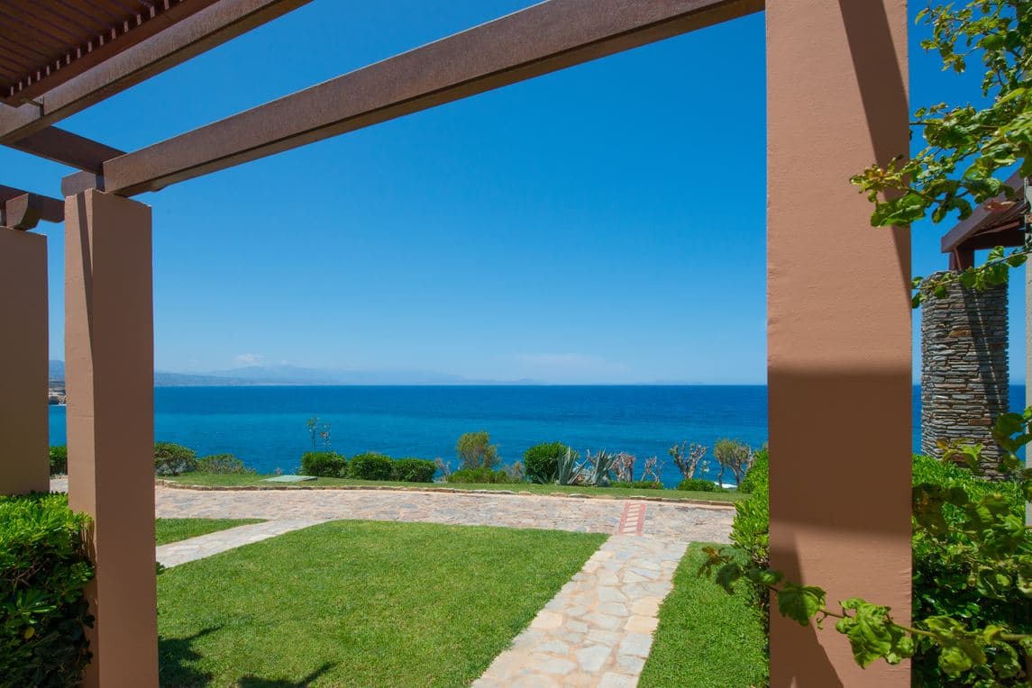 rooms-bungalow-family-front-sea-view