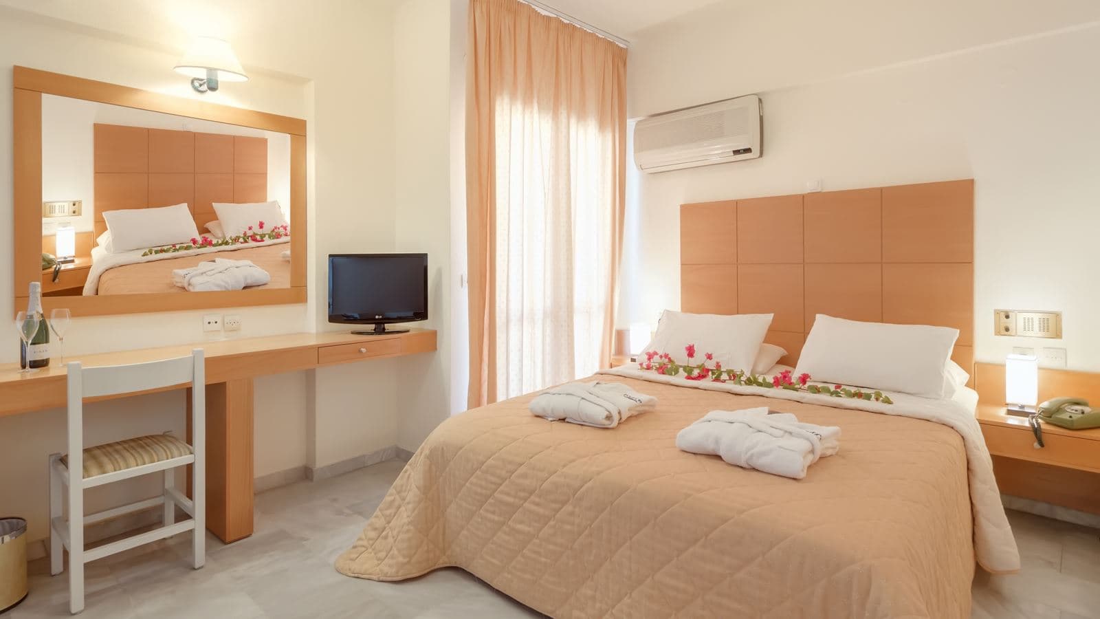 rooms-studio-land-view