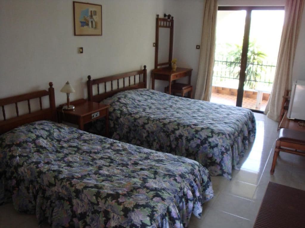 rooms-standard-triple-room
